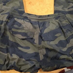 PINK Victoria's Secret Black/Green Camouflage Pants